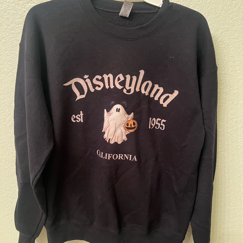 Gildan Black Crewneck Sweater